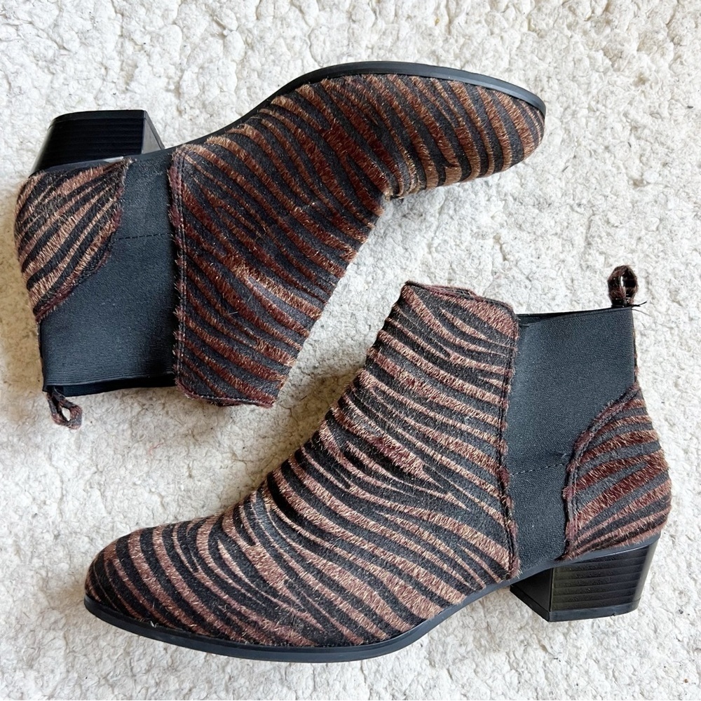 Comfort EST 1946 Women’s Black Brown Faux Fur Tiger Booties Size 11